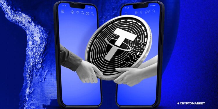 Dos teléfonos celulares uno al lado del otro con manos que salen de ellos sosteniendo una moneda de Tether o USDT.
