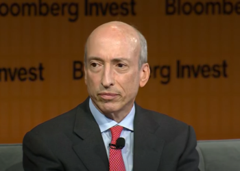 Gary Gensler deja la presidencia de la SEC, tras una gestión marcada por su enfoque controvertido hacia las criptomonedas. Fuente: Youtube - Bloomberg Television (@markets)