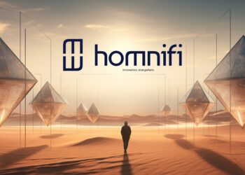 Silueta de un hombre caminando sobre una tierra desértica y el logo de Homnifi arriba, en el cielo.