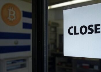 Solo 18 de 161 empresas de bitcoin registradas aparecen operativas en El Salvador. Fuente: Grok,