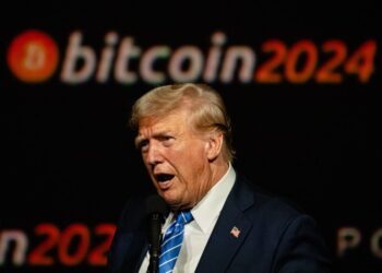Donald Trump ahora ha lanzado su propia criptomoneda. Fuente: NPR.
