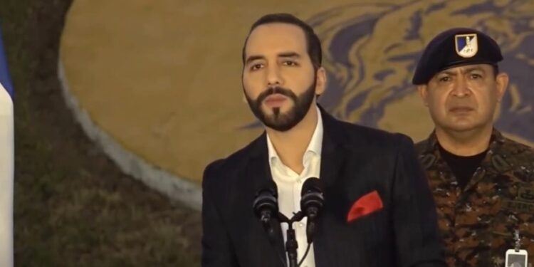 El Parlamento salvadoreño aprueba una reforma clave para la Ley Bitcoin, ajustando la legislación al acuerdo con el FMI. Fuente: captura de pantalla – Youtube @FarwellInvestor