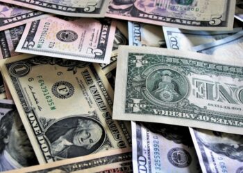 El dólar está en ganancias frente a otras monedas. Fuente: Pixabay.