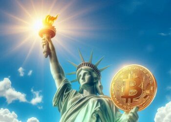 estatua de la libertad sosteniendo un bitcoin
