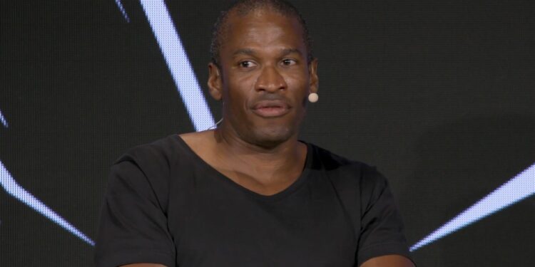 ¿Cumplirá Trump con su promesa de una reserva nacional de Bitcoin? Arthur Hayes lo duda. Fuente: Captura de pantalla – Youtube @cfcstmoritz