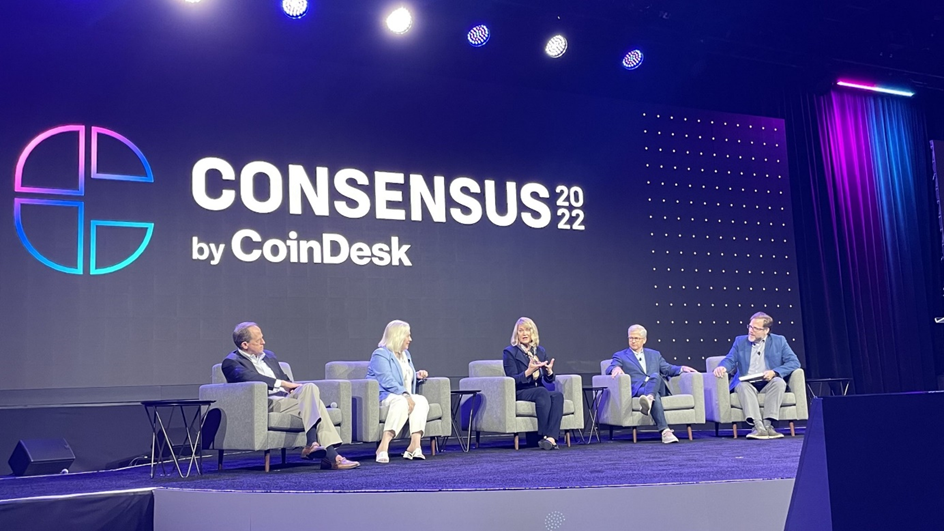 Lummis presente en Consensus 2022.