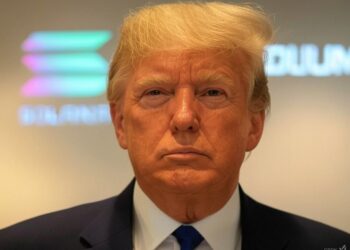 La memecoin TRUMP fue lanzada en la red Solana. Fuente: GROK.