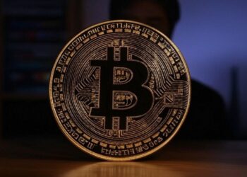 Nakamoto ya previó los riesgos de la computación cuántica sobre Bitcoin. Fuente: Grok.