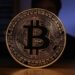 Nakamoto ya previó los riesgos de la computación cuántica sobre Bitcoin. Fuente: Grok.
