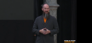 El desarrollador bitcoiner Jameson Lopp en una conferencia.