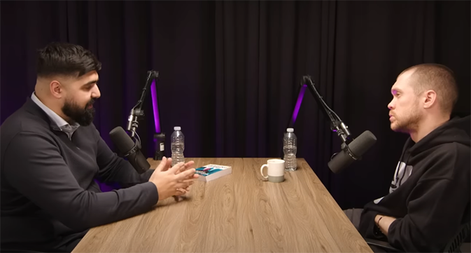 El ex trader Gary Stevenson durante una entrevista.