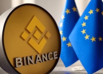 Binance aclara que los pares compatibles con MiCA, como USDC y EURI, permanecerán disponibles sin cambios. Fuente: Grok.