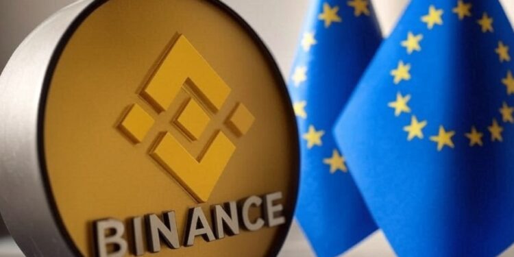 Binance aclara que los pares compatibles con MiCA, como USDC y EURI, permanecerán disponibles sin cambios. Fuente: Grok.