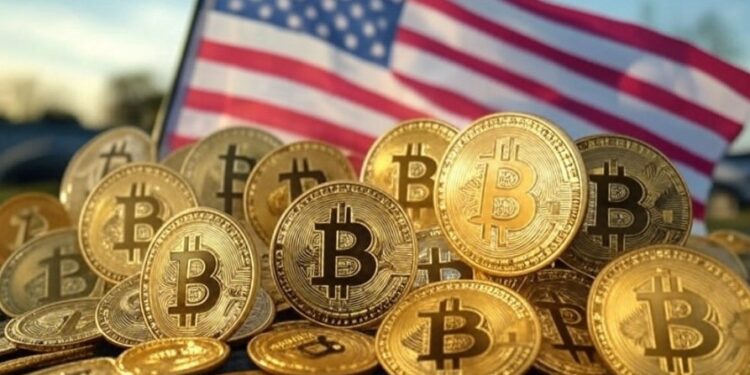 Monedas de bitcoin frente a una bandera de Estados Unidos