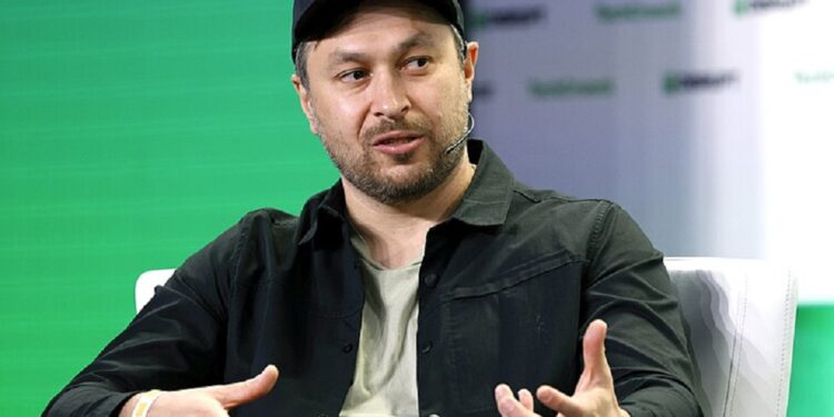 Anatoly Yakovenko, cofundador de Solana, cuestiona el valor de Bitcoin. Fuente: Wikimedia.