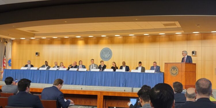 12 expertos debatieron sobre las regulación de las criptomonedas en la SEC. Fuente: X