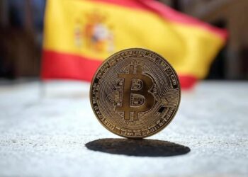 Hacienda refuerza su control con tecnología para rastrear transacciones en cadenas. Fuente: Grok.