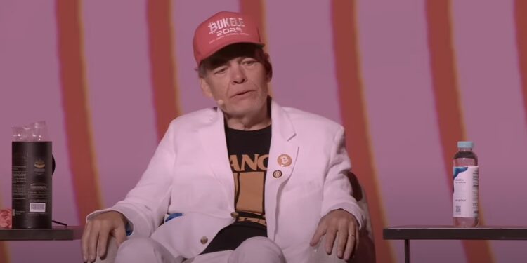 El asesor de Bukele defiende las stablecoins respaldadas por oro como alternativa global. Fuente: Captura de pantalla - youtube @BitcoinMagazine