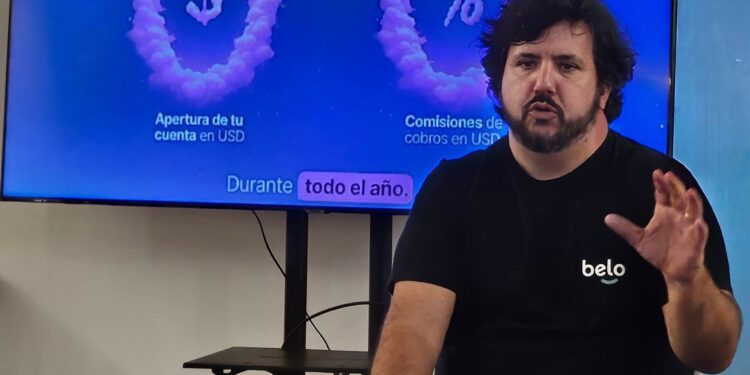 Foto de Manuel Beaudroit, CEO de Belo, hablando.