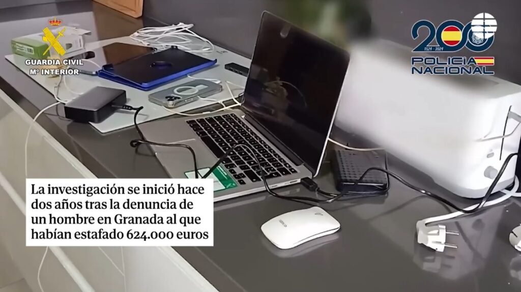 Imagen de una computadora encontrada en uno de los lugares donde operaba la red criminal.