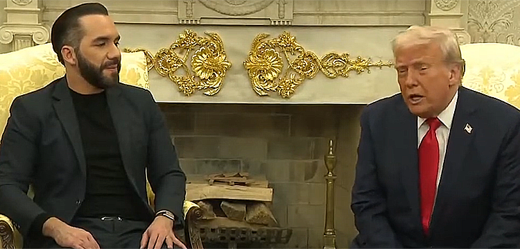 Donald Trump y Nayib Bukele en el Despacho Oval de la Casa Blanca.