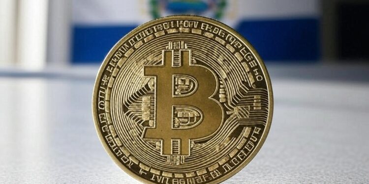 Imagen de bandera de El Salvador y moneda de bitcoin.