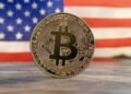 Imagen generada por la IA Grok de Bitcoin y la bandera de Estados Unidos.