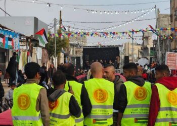 Fotografía de un grupo de colaboradores de Bitcoin For Palestine en Gaza.