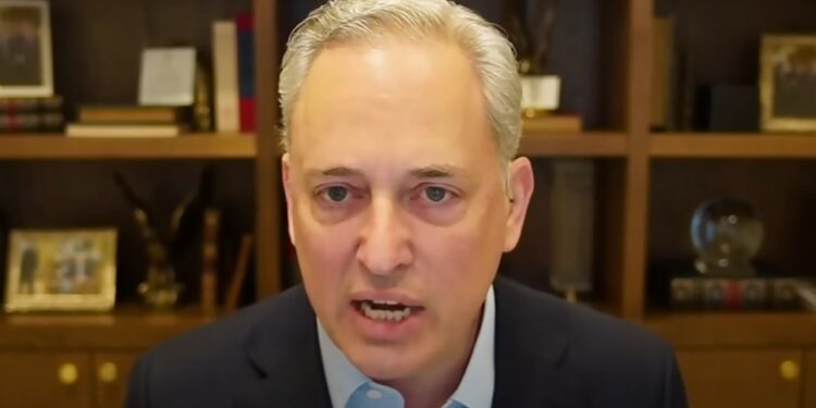 david sacks habla en un podcast