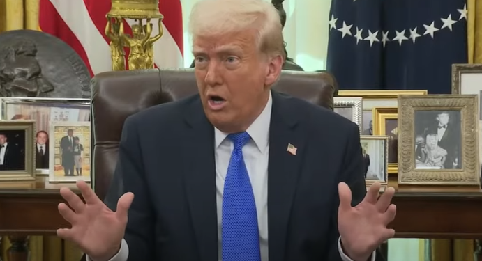 Donald Trump en el despacho oval de la Casa Blanca.
