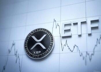 moneda de XRP con las letras ETF al lado