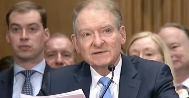 paul atkins asume como líder de la SEC