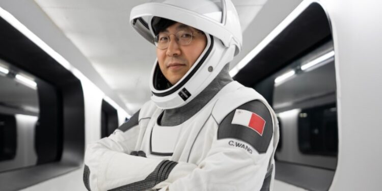 Fotografía de Chun Wang antes de emprender la misión espacial.