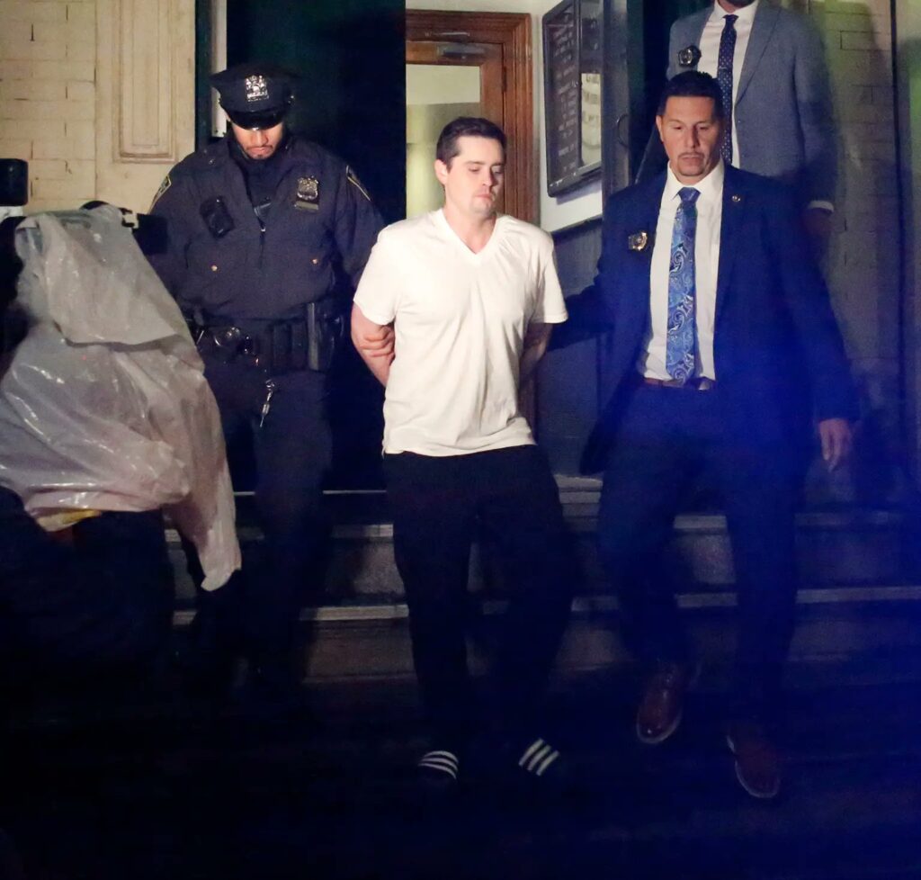 Detención de John Woeltz en Nueva York, Estados Unidos.
