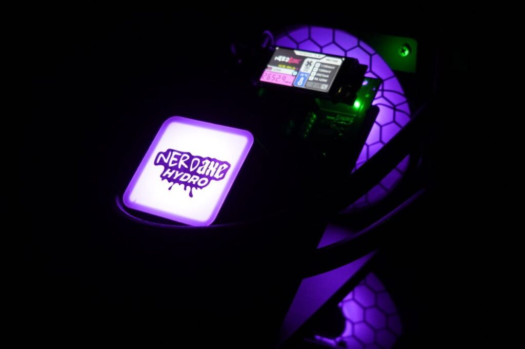 Ssitema de iluminación del NerdQaxe Hydro