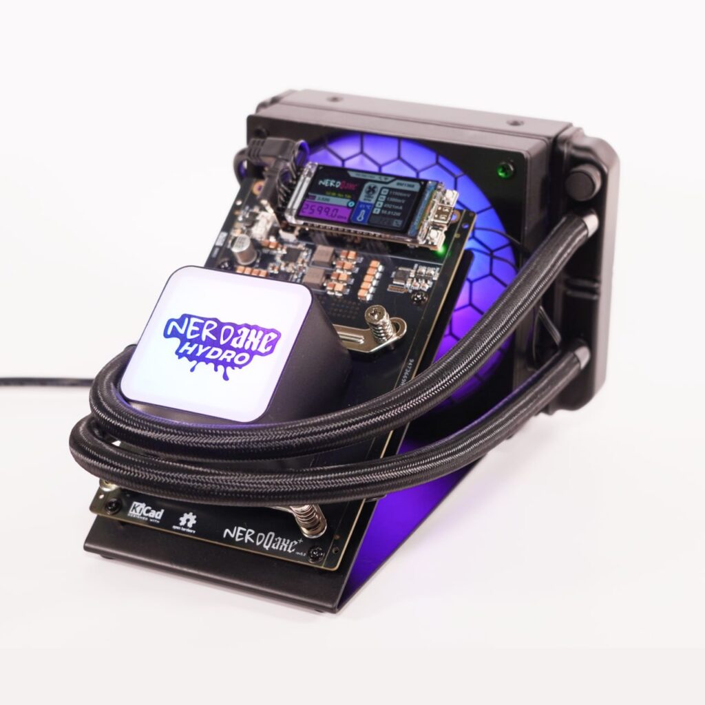 NerdQaxe+ Hydro  para minar Bitcoin