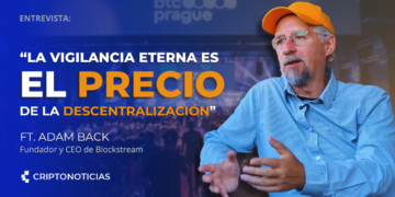 Adam Back hablando con CriptoNoticias en BTC Prague.