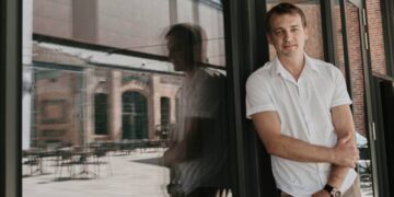Foto de Volodymyr Nosov durante un torneo internacional celebrado por WhiteBIT.