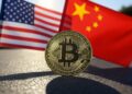Imagen de IA de Bitcoin y las banderas de EE. UU. y China.