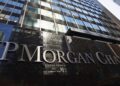 Fotografía de una fachada de oficina de JPMorgan.