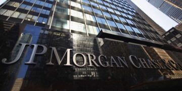 Fotografía de una fachada de oficina de JPMorgan.
