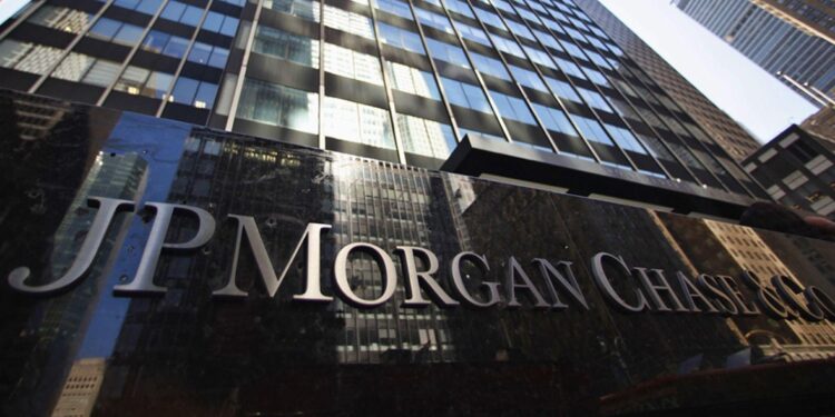 Fotografía de una fachada de oficina de JPMorgan.