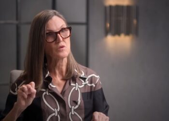 Foto de Cathie Wood, CEO de ARK Invest.