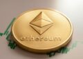 Una moneda dorada de Ethereum.
