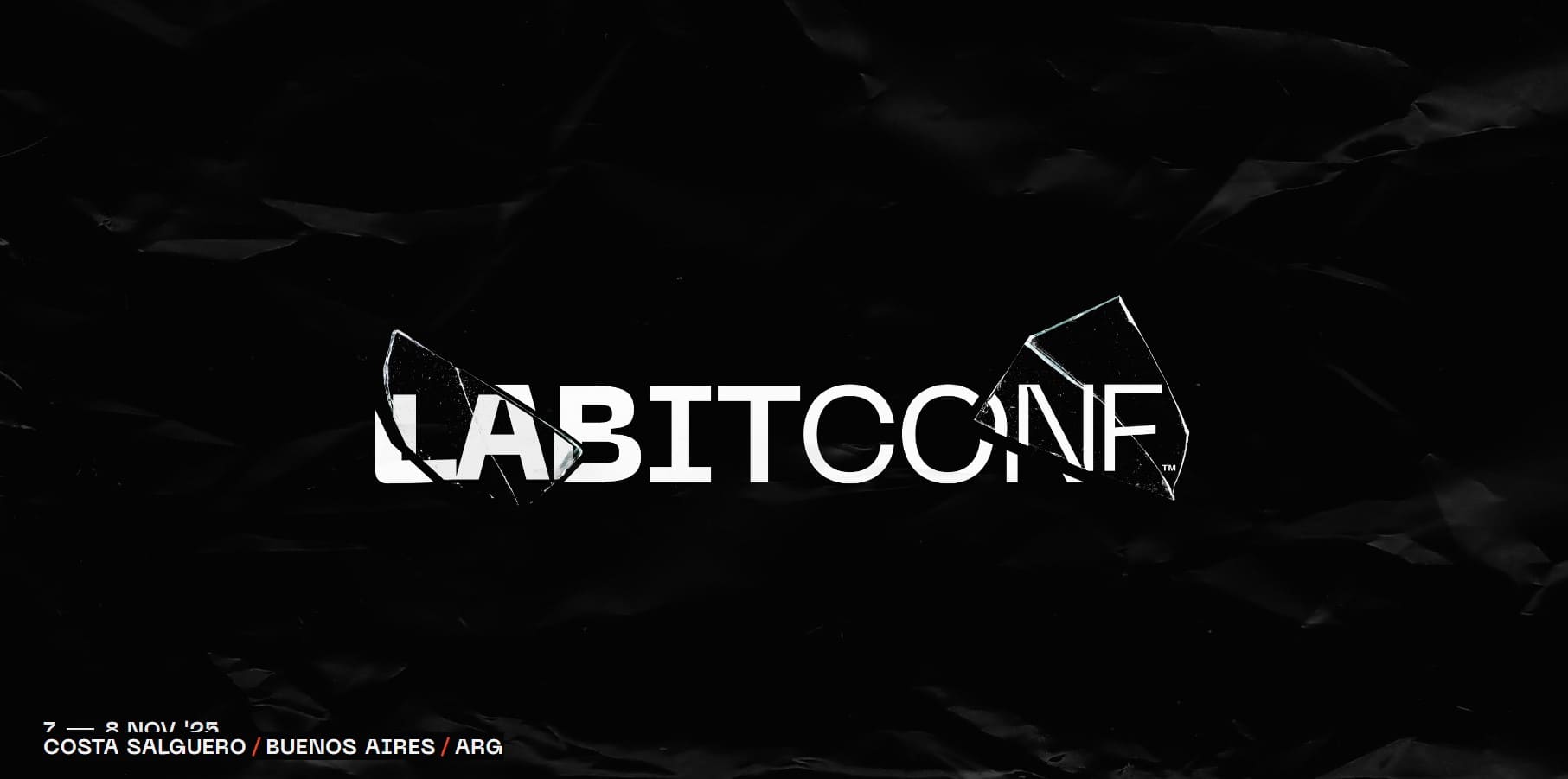 Imagen promocional de LABITCONF con fondo negro y textura arrugada, el nombre "LABITCONF" en letras blancas grandes y rotas, y la fecha "7-8 NOV '25"