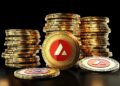 Monedas de Avalanche apiladas una encima de otras.