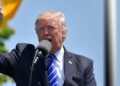 Trump en medio de un discurso.