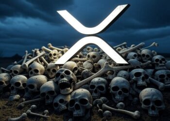 El logo de XRP sobre una montaña de calaveras y huesos.