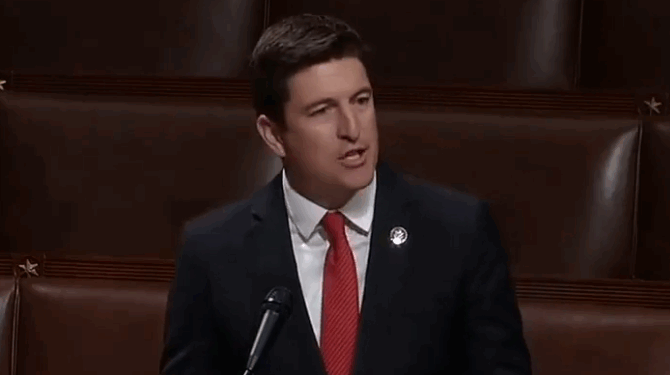 Congresista Bryan Steil habla sobre la regulación para las criptomonedas en Estados Unidos.