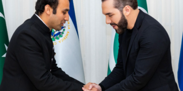 Bilal Bin Saqib de Pakistán y Nayib Bukele, presidente de El Salvador hablaron sobre bitcoin.